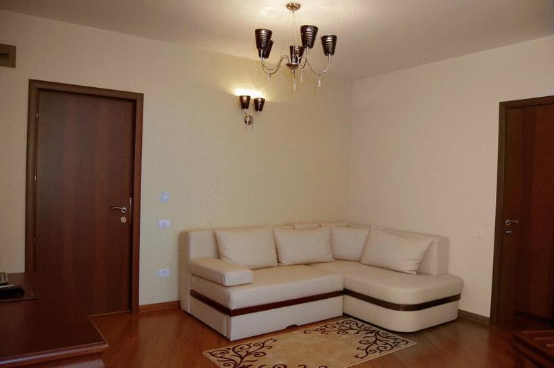 One-Bedroom Suite image 1