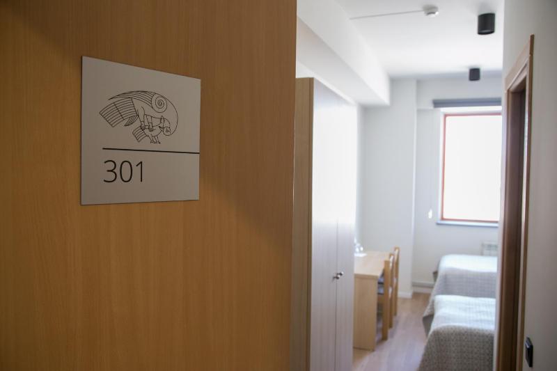 Twin Room image 2