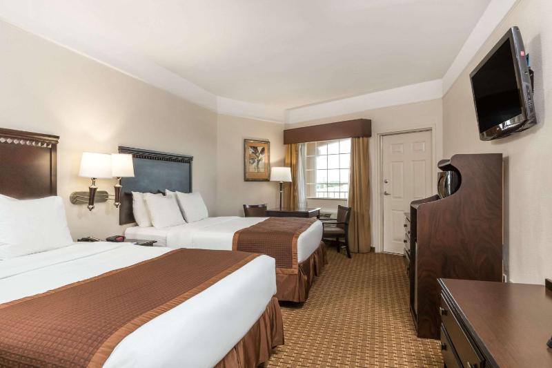 Baymont by Wyndham Galveston - image 28