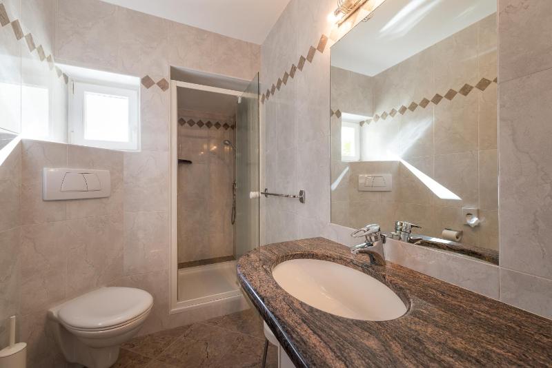 Double Room with Balcony image 3