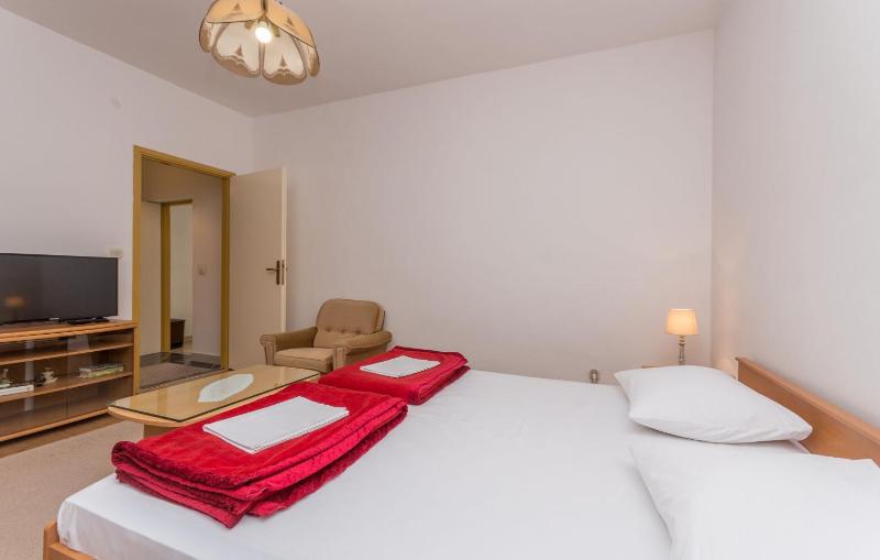 Two-Bedroom Apartment image 4
