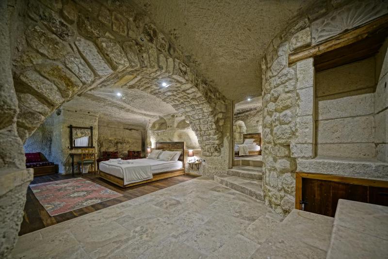 Family Room image 1
