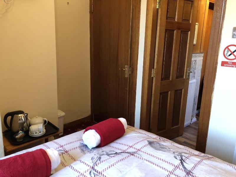 Standard Double Room with Garden View image 3