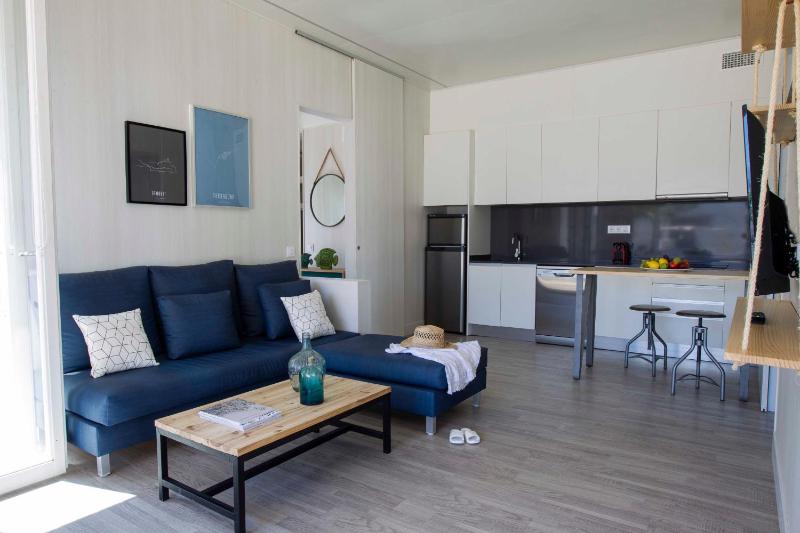Deluxe Bungalow image 1