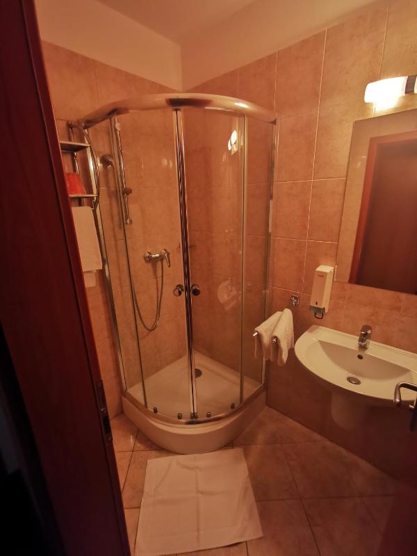 Single Room image 2