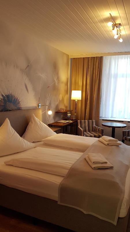 Comfort Double Room image 4