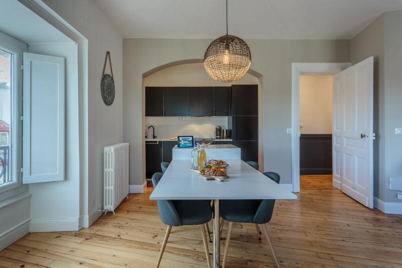 IMPERIAL Apartment in the center of Biarritz close to the beach - image 11