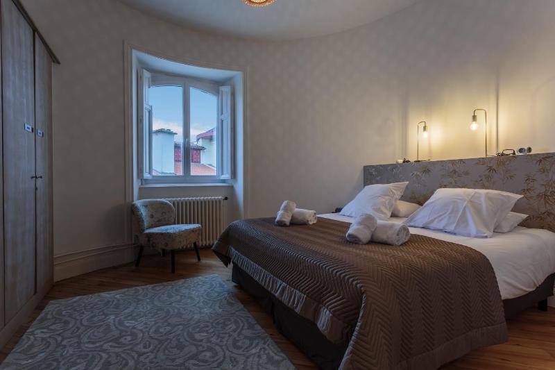 IMPERIAL Apartment in the center of Biarritz close to the beach - image 17