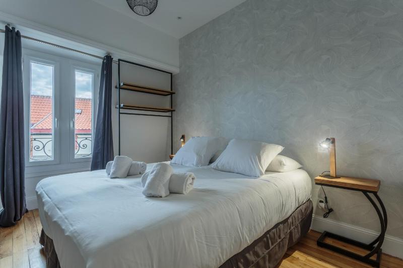 IMPERIAL Apartment in the center of Biarritz close to the beach - image 6