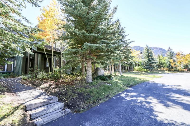 Snowcreek 887 Condo - image 5