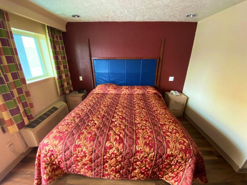Standard King Room (Smoking)  image 3