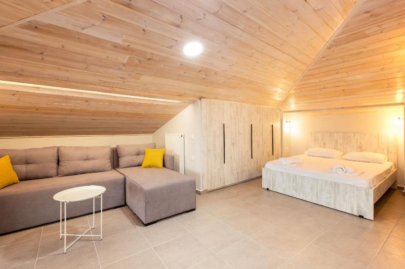 One-Bedroom Apartment image 4