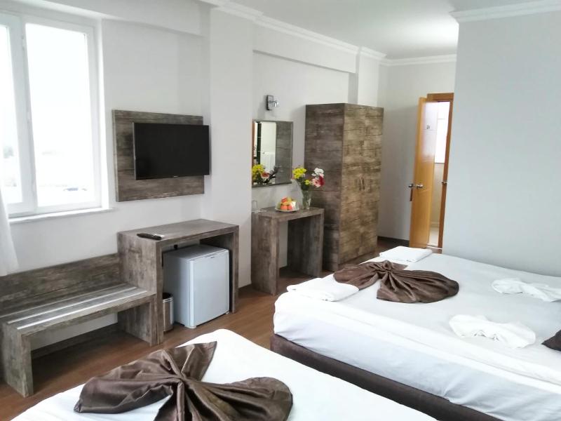 Triple Room image 3