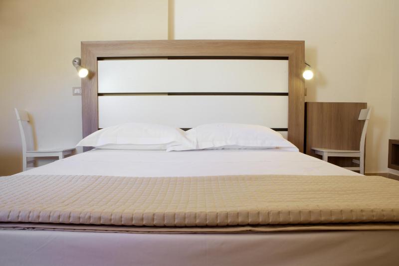 Standard Double Room image 4