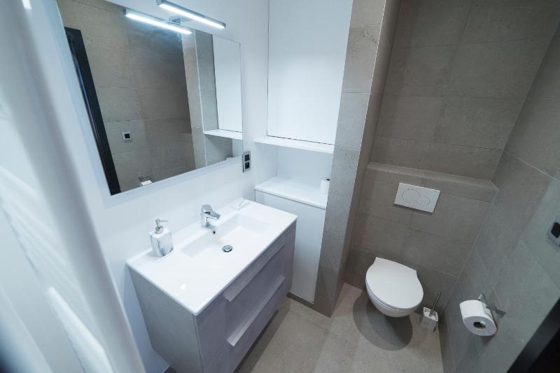 Standard Double Room image 4