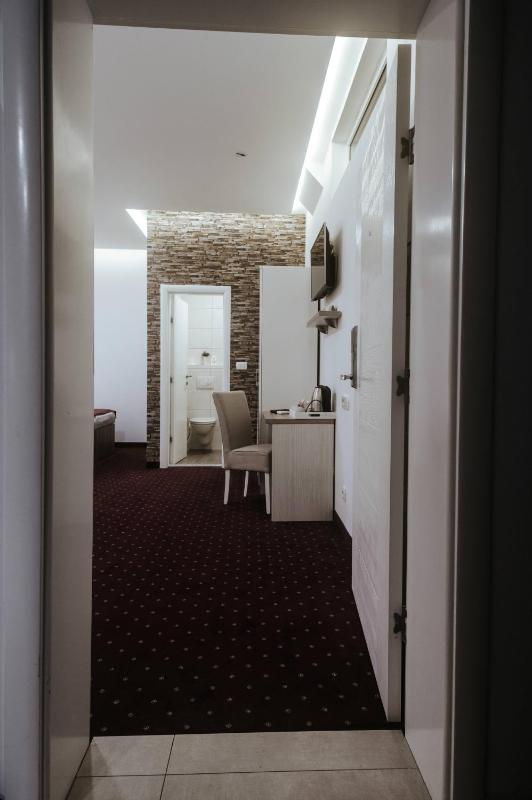 Family Room image 2