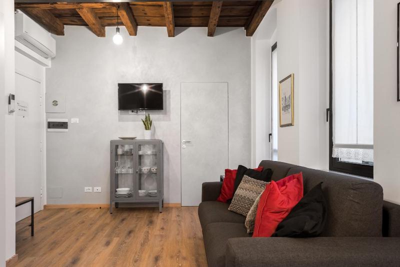 One-Bedroom Apartment image 2