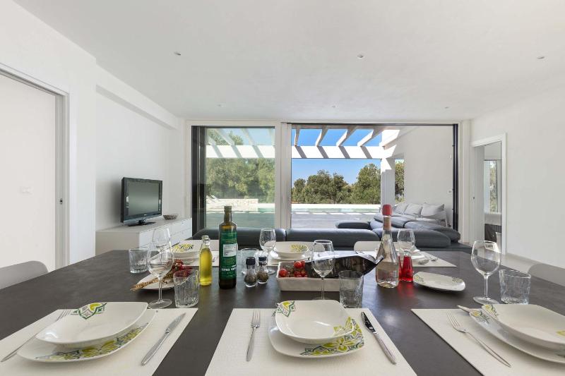 Three-Bedroom Villa image 1