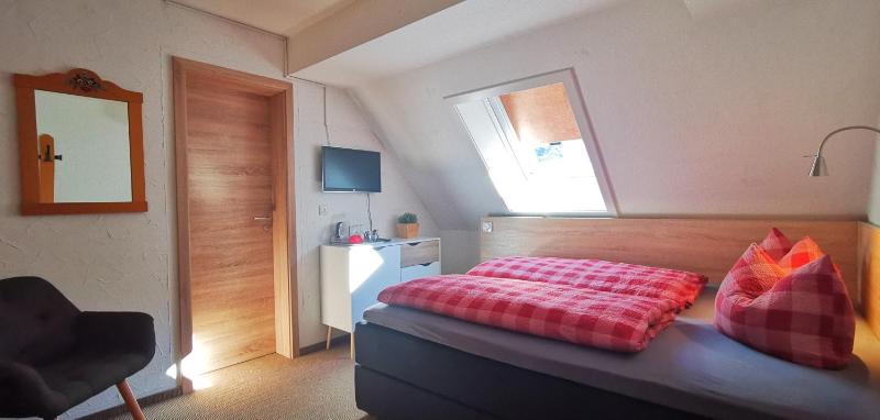 Budget Double Room image 3