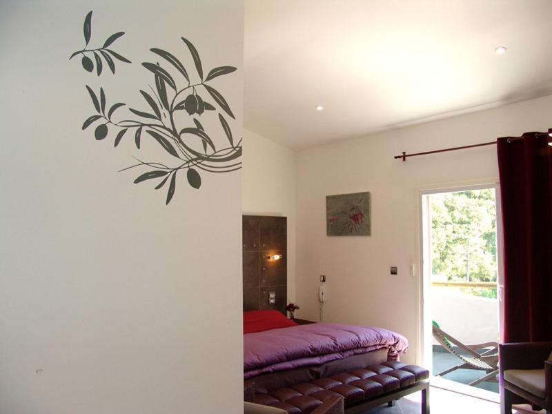 Superior Double Room with Spa Bath and Garden view image 2