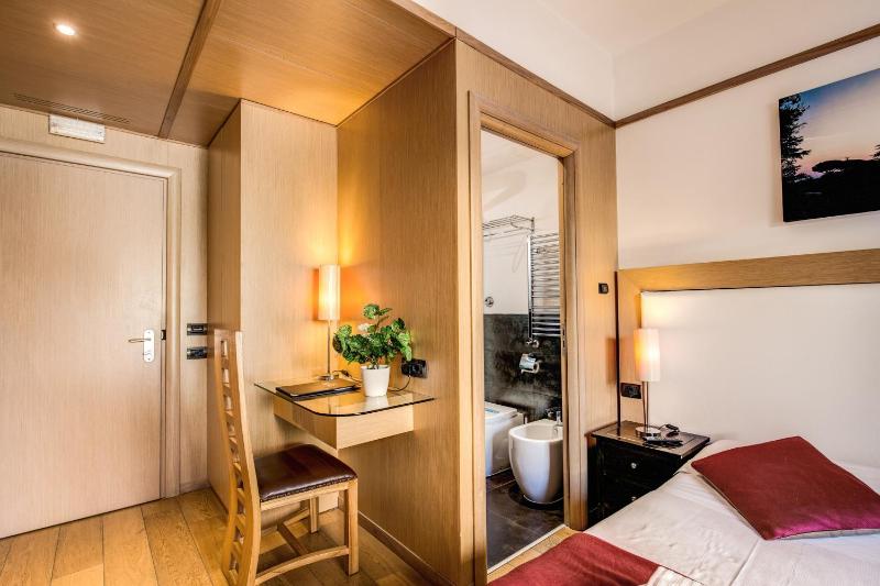 Standard Single Room image 3