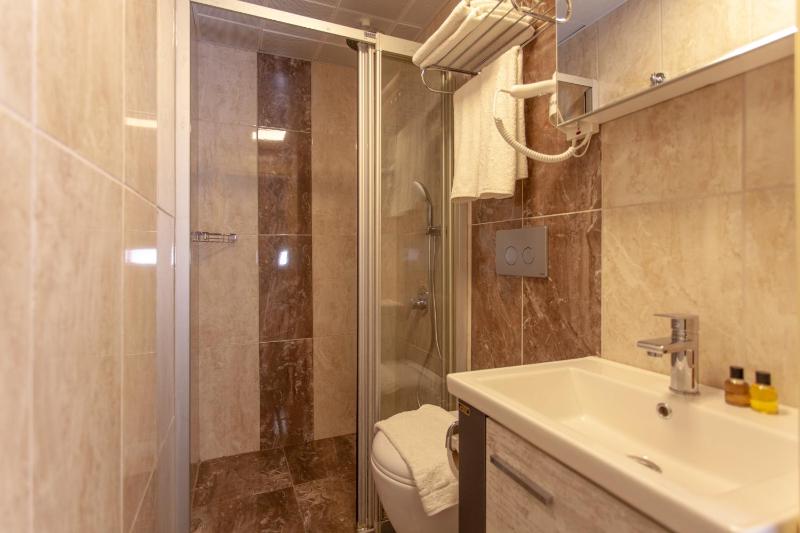 Deluxe Double Room image 4
