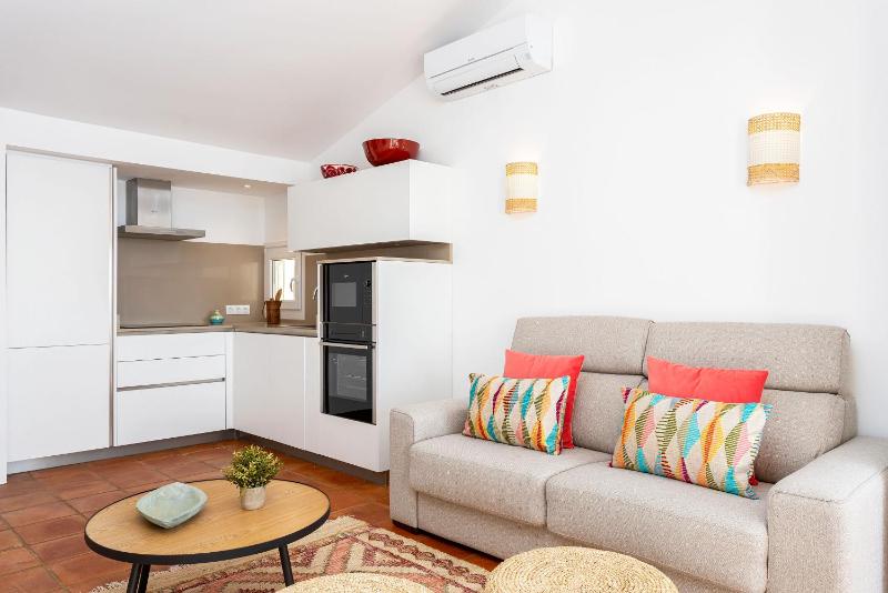 One-Bedroom House image 3