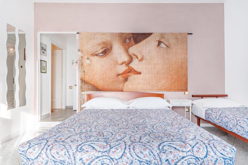 Lia Rooms 2 - image 4