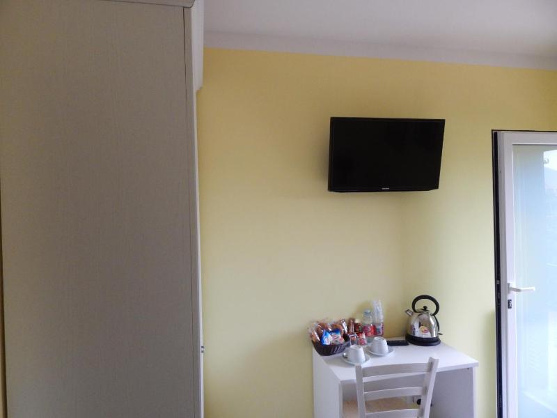 Double Room image 4
