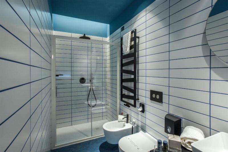 Single Room - Non-Smoking image 3