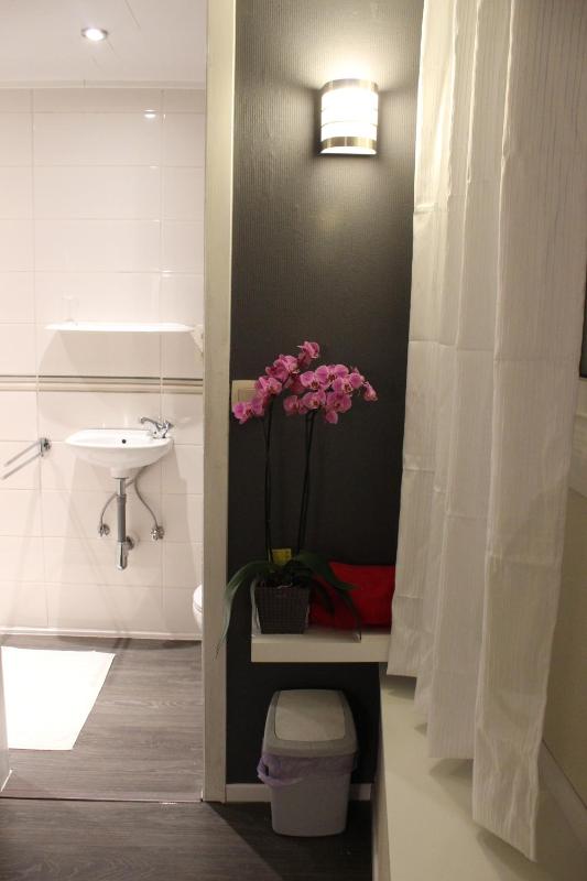 Budget Double Room image 3