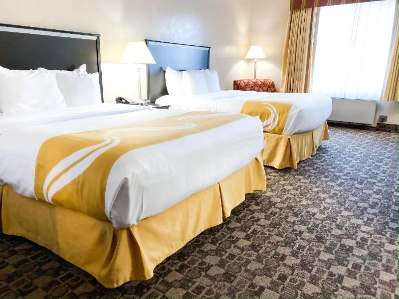 Queen Room with Two Queen Beds image 3