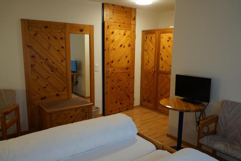 Twin Room image 1
