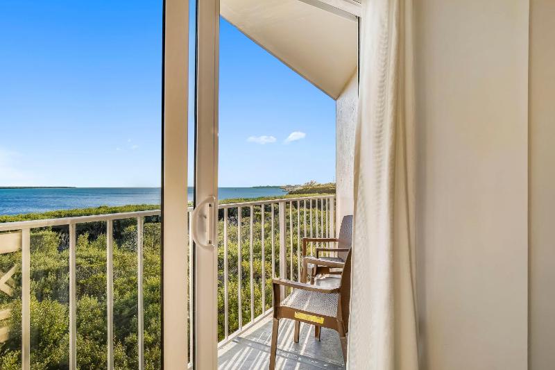 Standard Two-Bedroom Suite with Ocean View image 4
