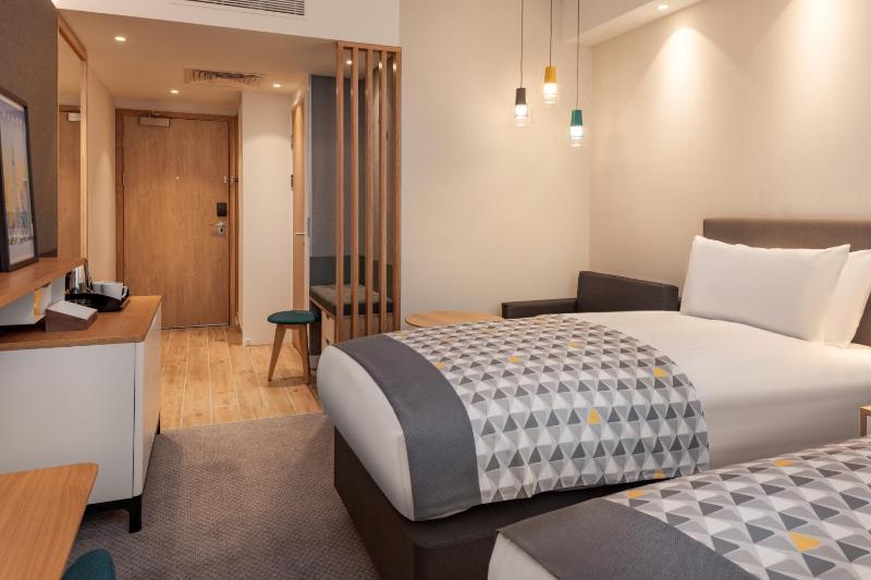Standard Room with Two Single Beds image 4