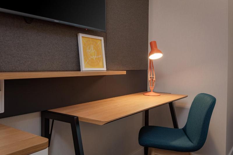 Standard Queen Room - Disability Access image 4