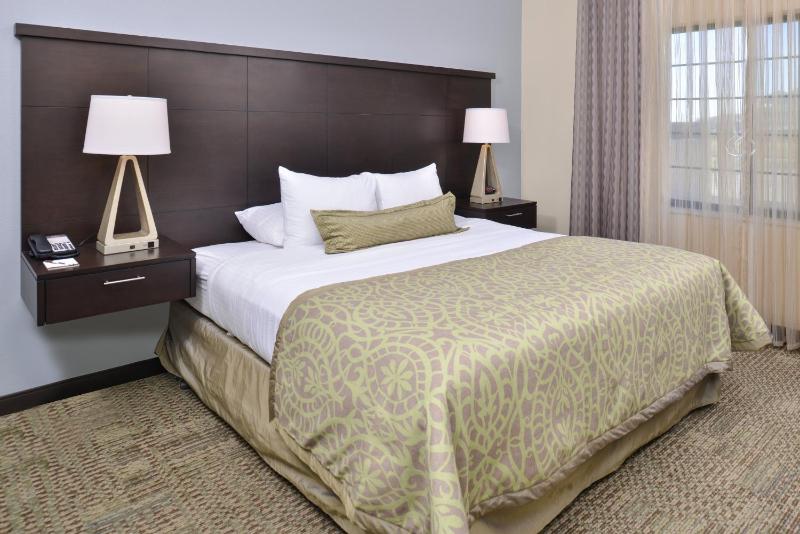 One-Bedroom King Suite image 2