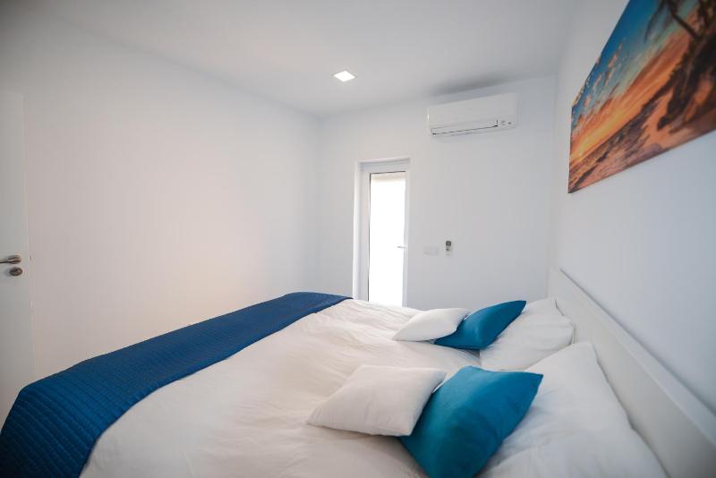 SEAFRONT LUZ APARTMENT - image 13