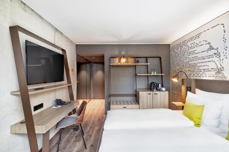Family Deal  ( 2 rooms next to each other ) image 1