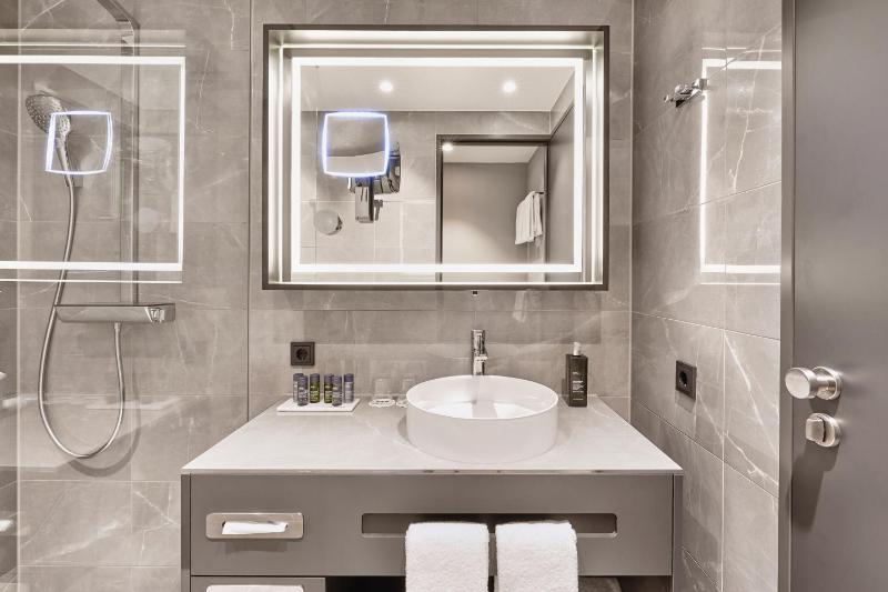 Junior Suite image 2