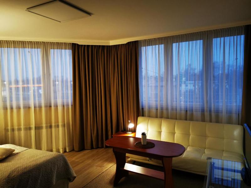 Large Double Room image 4