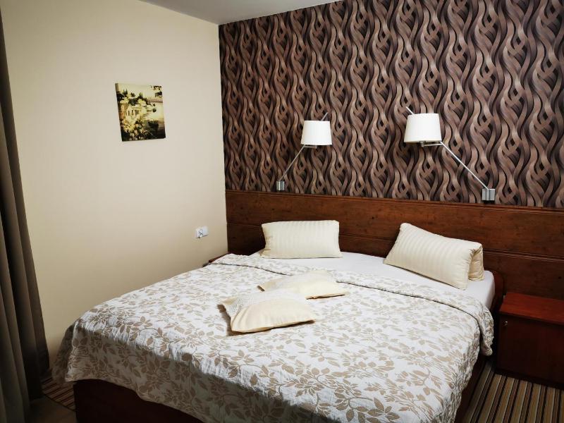 Large Double Room image 2