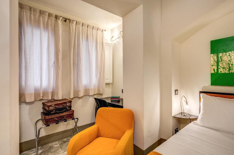 Double Room image 2