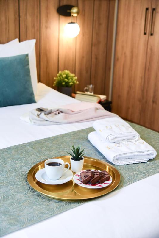 Double Room image 2
