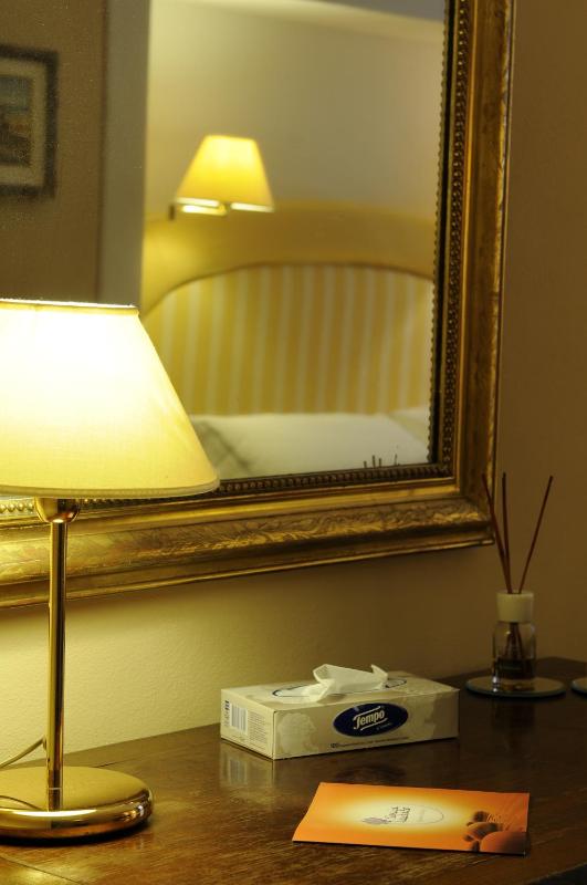 Standard Double Room image 3