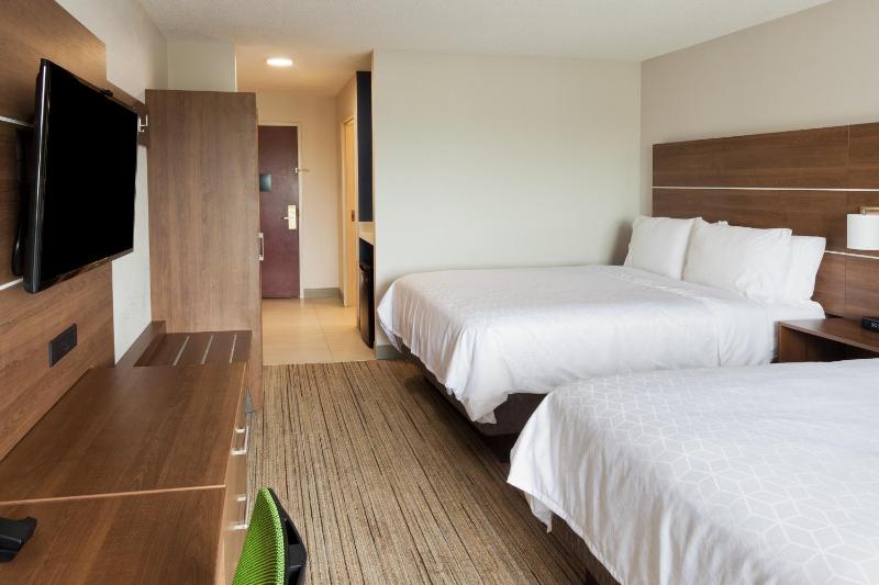 Standard Room with Two Queen Beds image 2