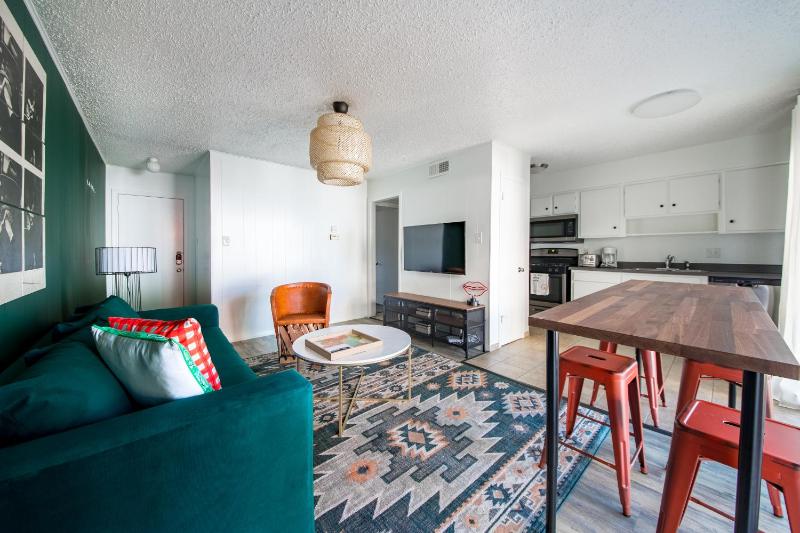 One-Bedroom Apartment image 3