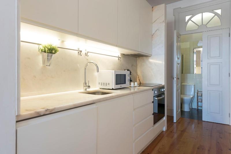 Apartment Alegria Street by Sweet Porto - Free Parking - image 13