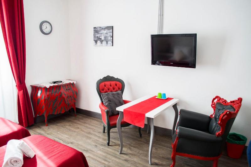 Superior Double or Twin Room with City View image 2