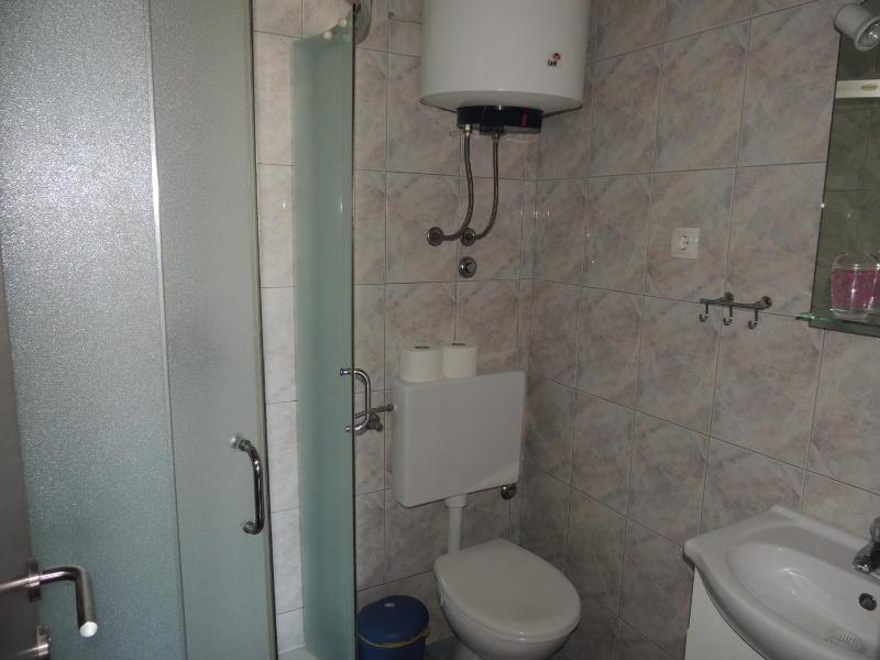 One- Bedroom Apartment with Balcony and Sea View image 3